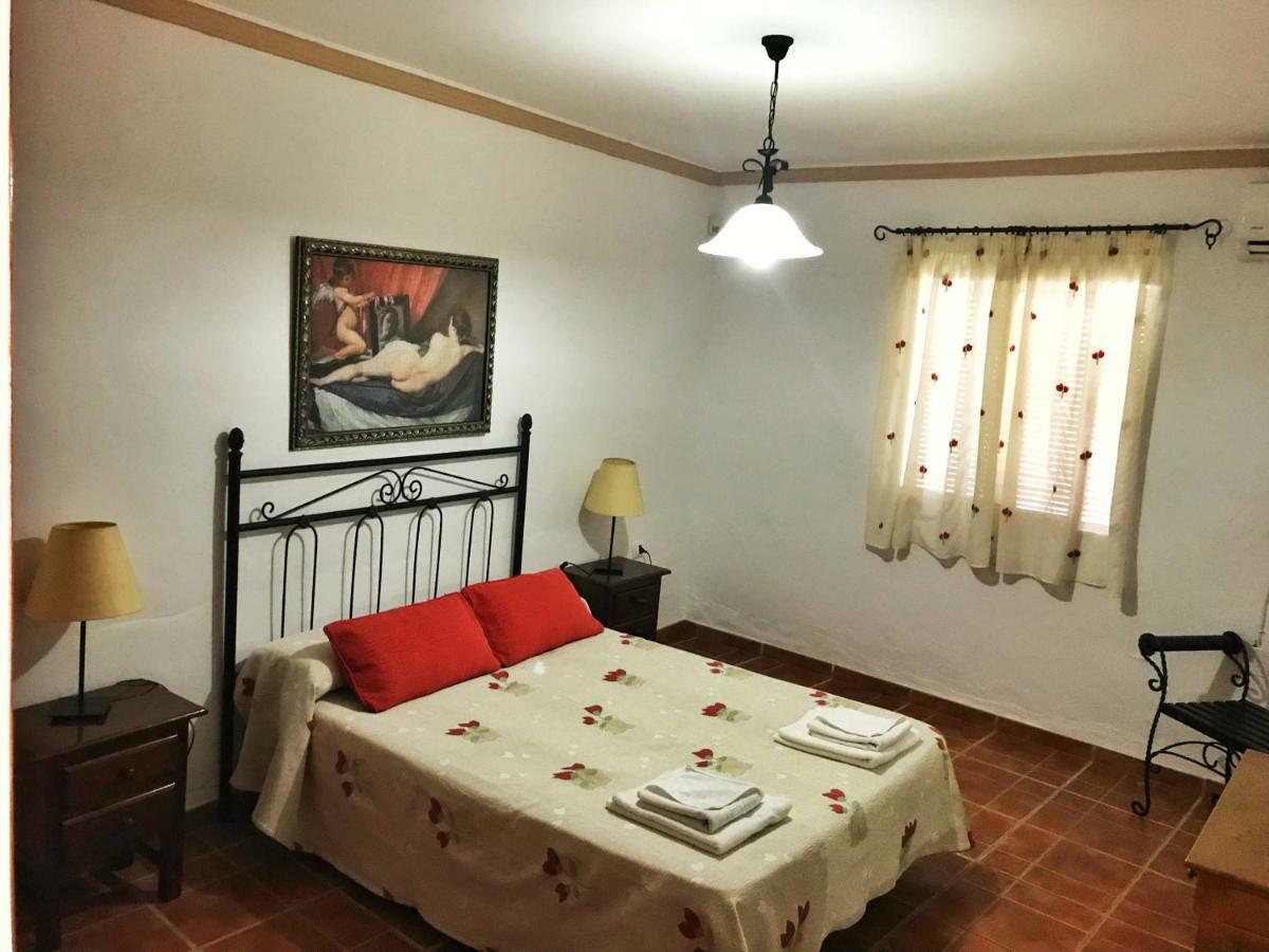 Villa Las Mercedes เนร์คา ภายนอก รูปภาพ